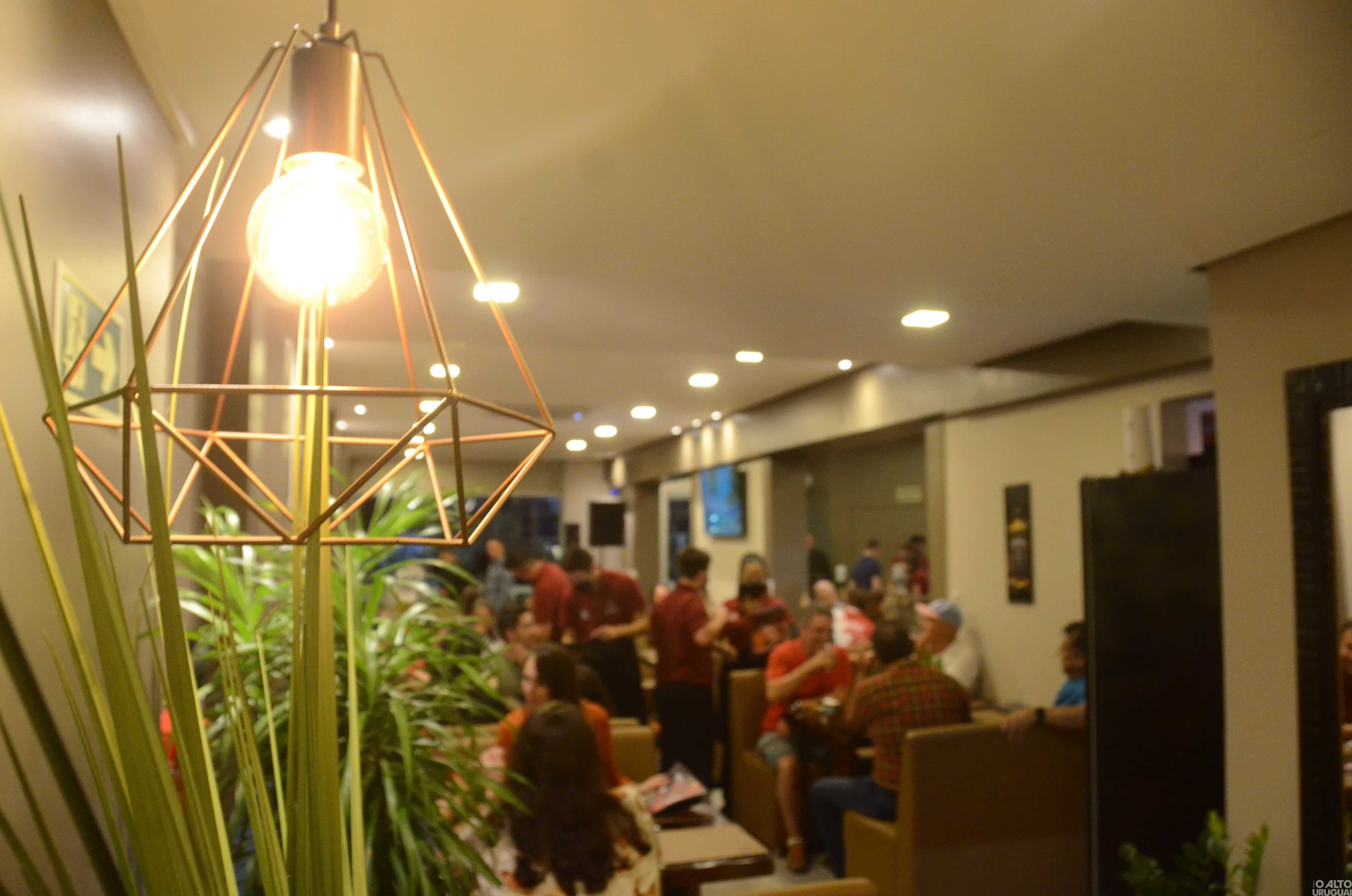 Fornalha Petiscaria e Hamburgueria inaugura em FW