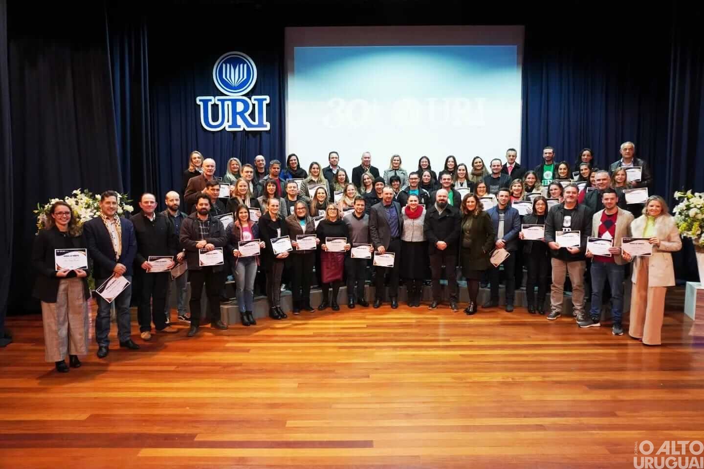 URI/FW marca aniversário com homenagens aos funcionários