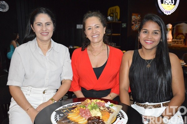 Divina Femme celebra nove anos com evento beneficente