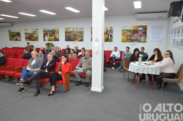 Audiência discute novo sistema de estacionamento rotativo em FW