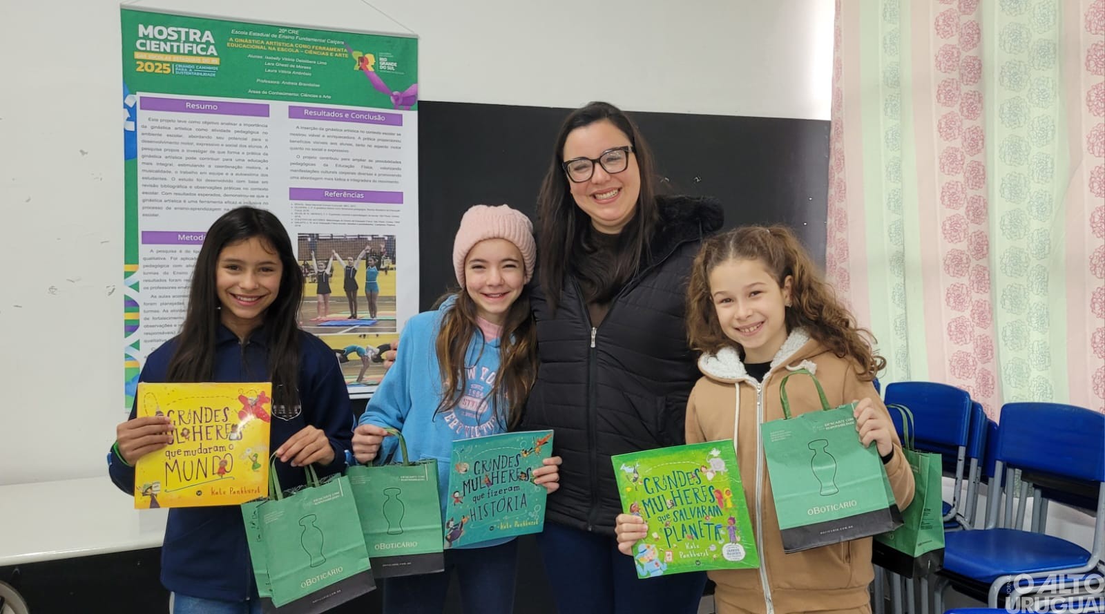 Alunas da Escola Caiçara conquistam destaque em Mostra Cultural Regional
