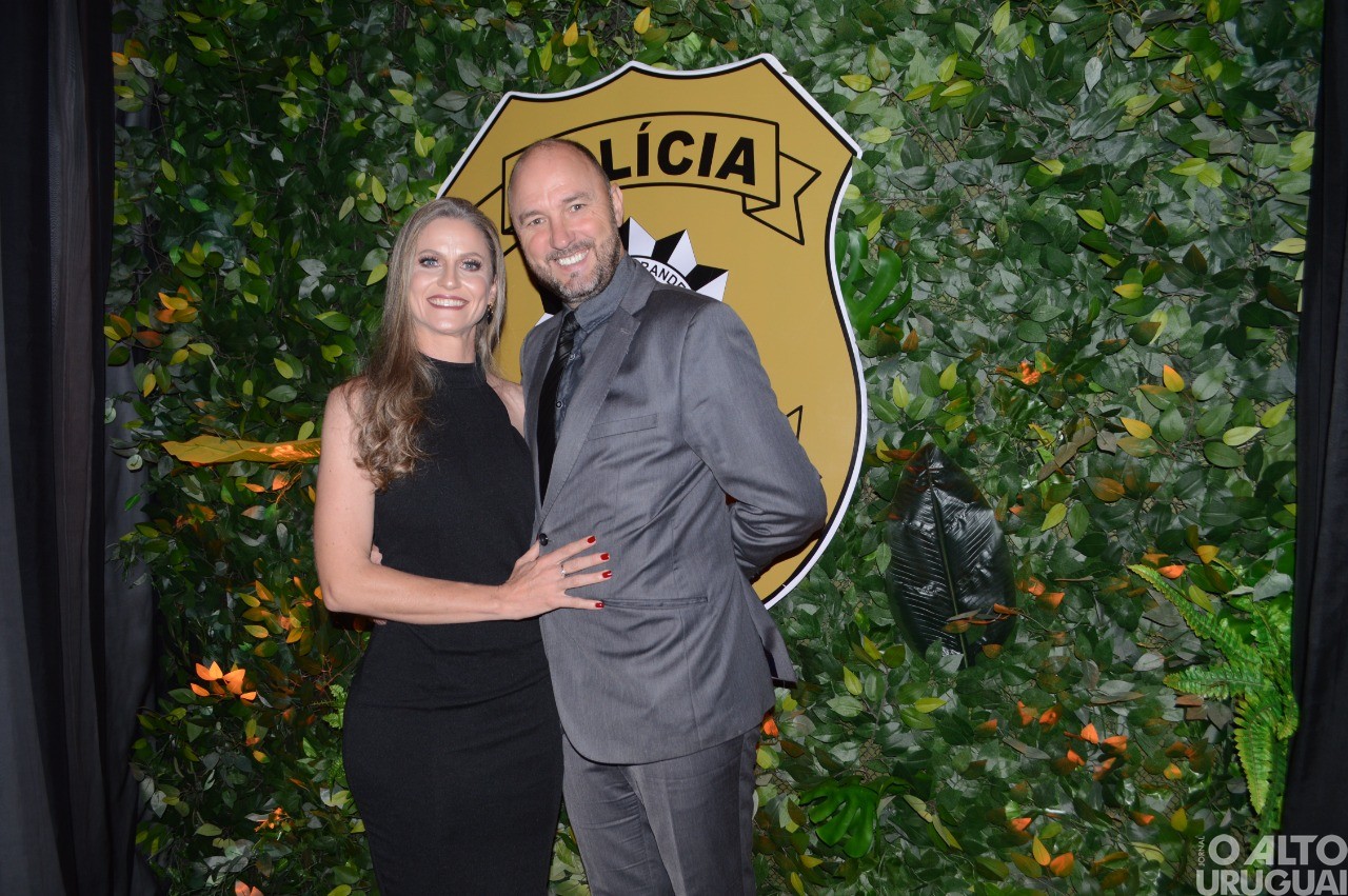 Baile Golden Night da 14ª DRPI homenageia parceiros da Polícia Civil na região