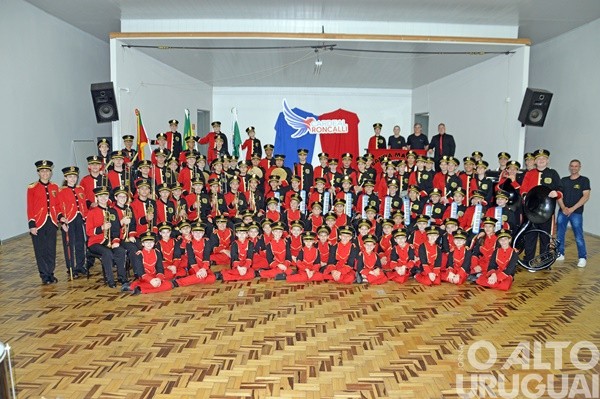 Banda Marcial Cardeal Roncalli conquista 16 ouros no 15° CONFABANSUL