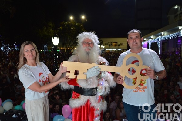 Natal na Praça tem abertura emocionante e programação especial no domingo