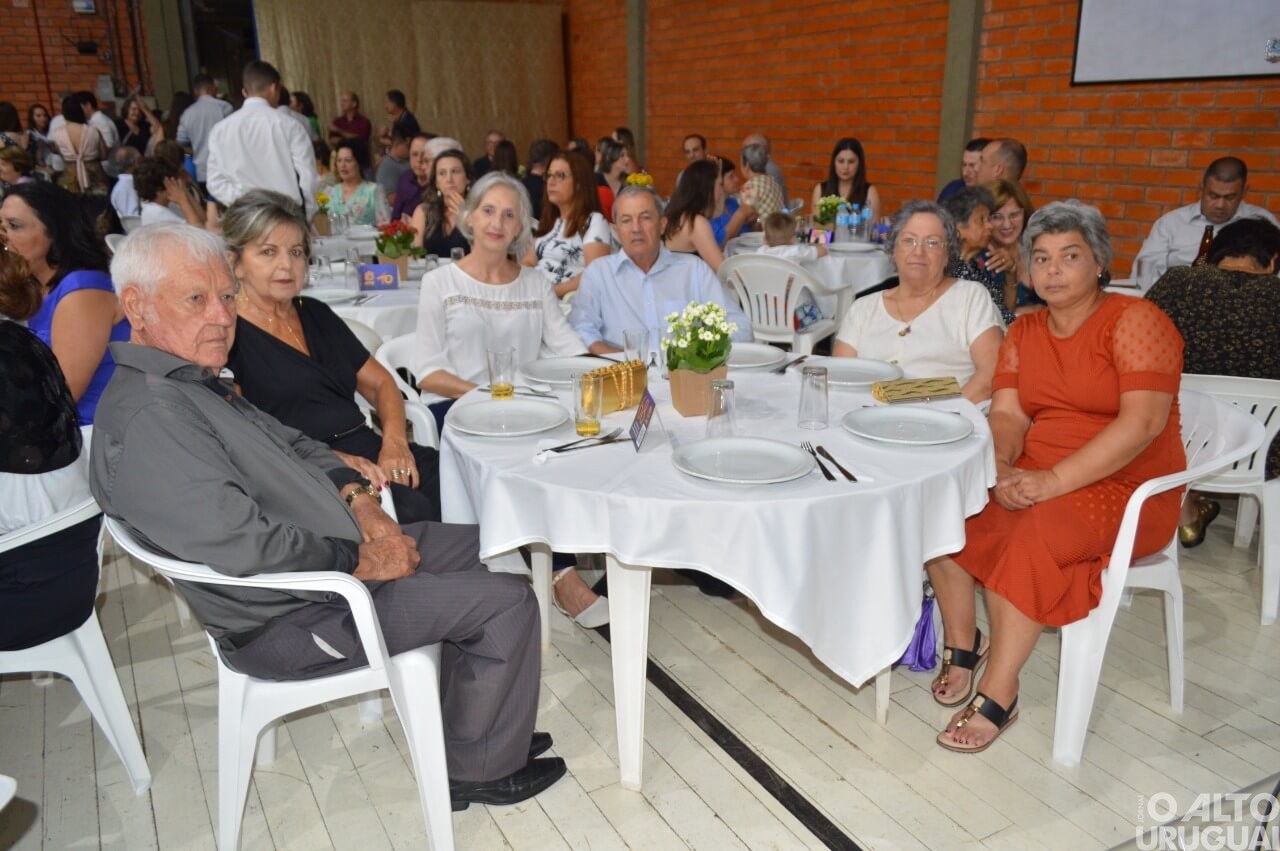 Jantar marca 40 anos da Apae-FW