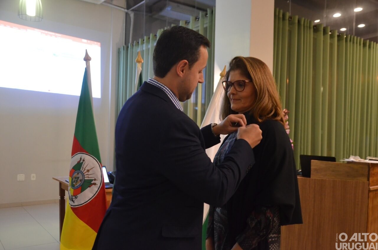 Rotary Club FW Barril e Interact empossam novas diretorias