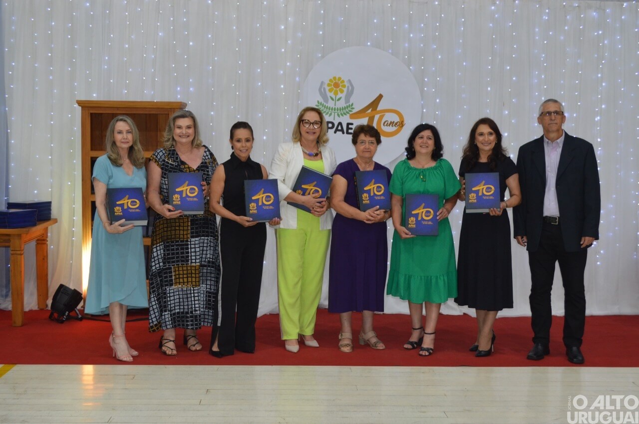 Jantar marca 40 anos da Apae-FW