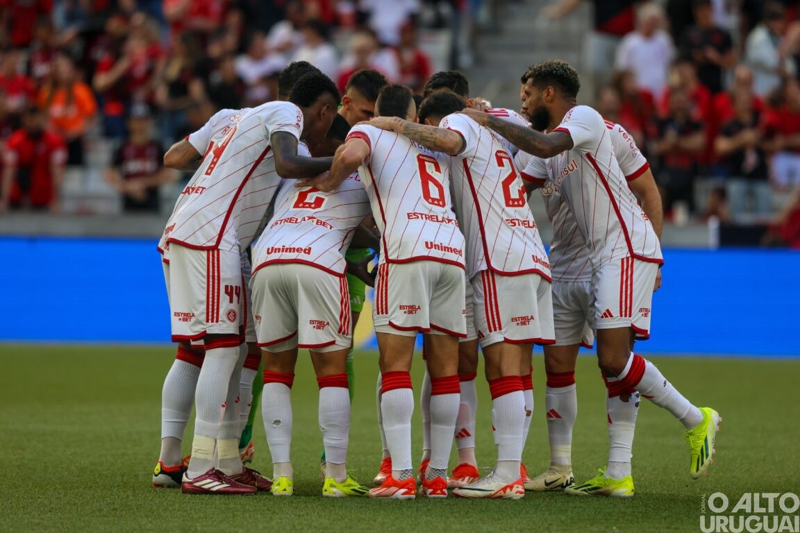 Internacional enfrenta o Delfín nesta quinta-feira