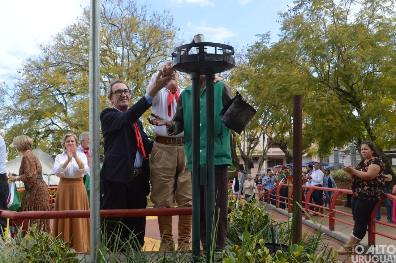 Desfile Farroupilha encerra festejos de FW