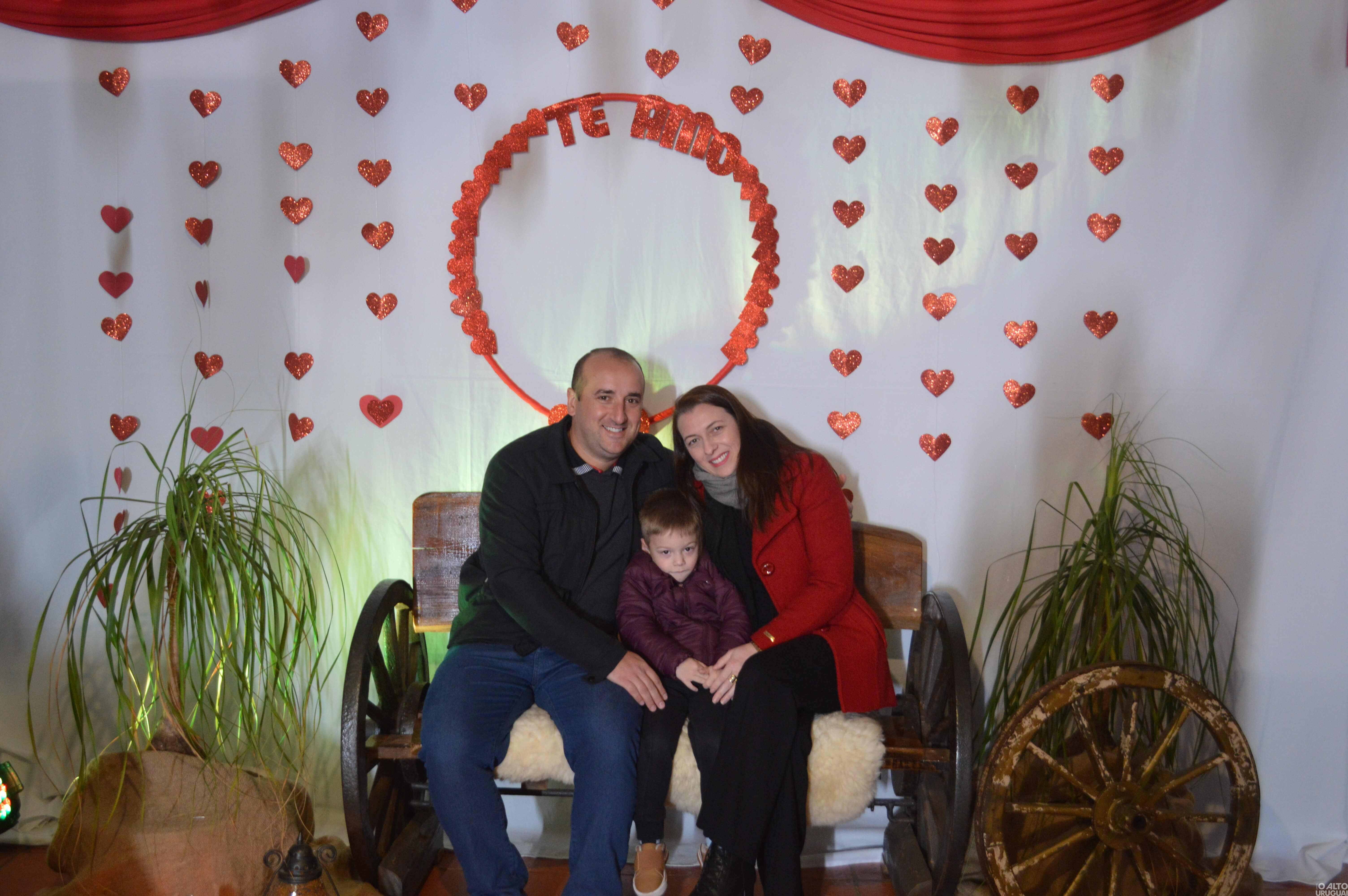 Noite do Galanteio reúne casais no CTG Rodeio da Querência