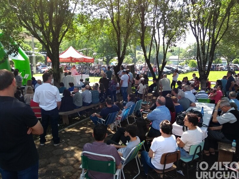 Grande público prestigia retomada da festa da linha Pedras Brancas