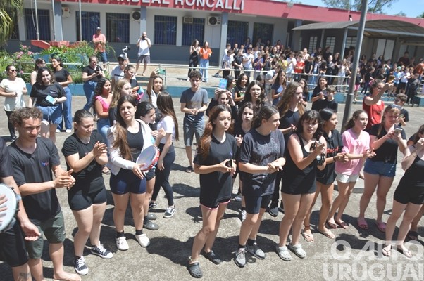 Bandas da Escola Cardeal Roncalli conquistam cinco títulos de campeãs e três de vice-campeãs em SC