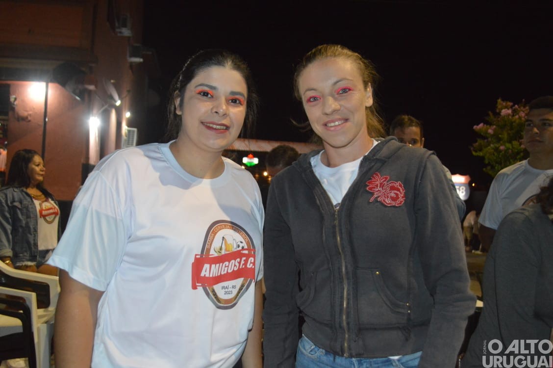 Desfile de rua do Carnaval Regional de Iraí reúne grande público