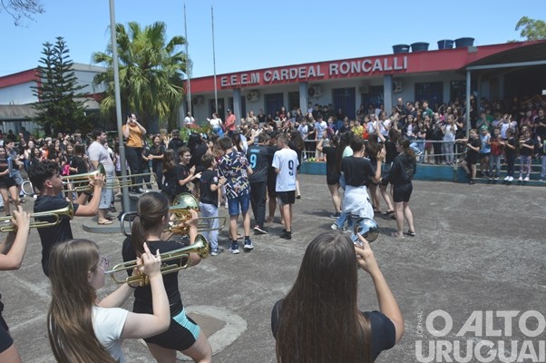 Bandas da Escola Cardeal Roncalli conquistam cinco títulos de campeãs e três de vice-campeãs em SC