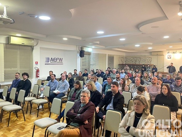 Palestra na AEFW esclarece obrigações legais sobre prevenção contra incêndios