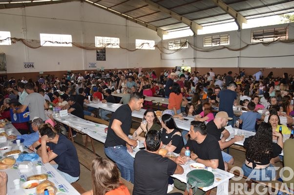 Festa do São Miguel do Braga reúne centenas de pessoas