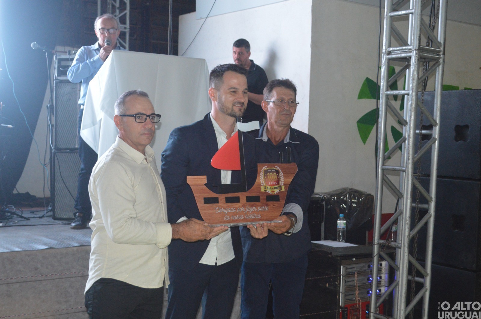 Centenas de pessoas participam das comemorações dos 100 anos de São João do Porto