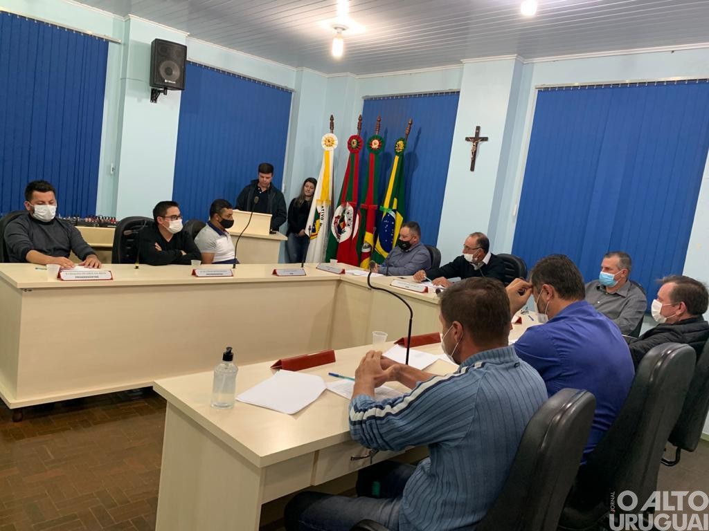 Legislativo de Taquaruçu do Sul entrega moção de aplauso aos profissionais de saúde