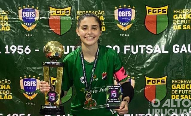 Jovem de Ametista do Sul assina contrato com o Internacional