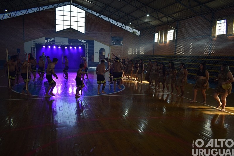 Projeto "O Povo Kaingang" realiza apresentações em municípios da região