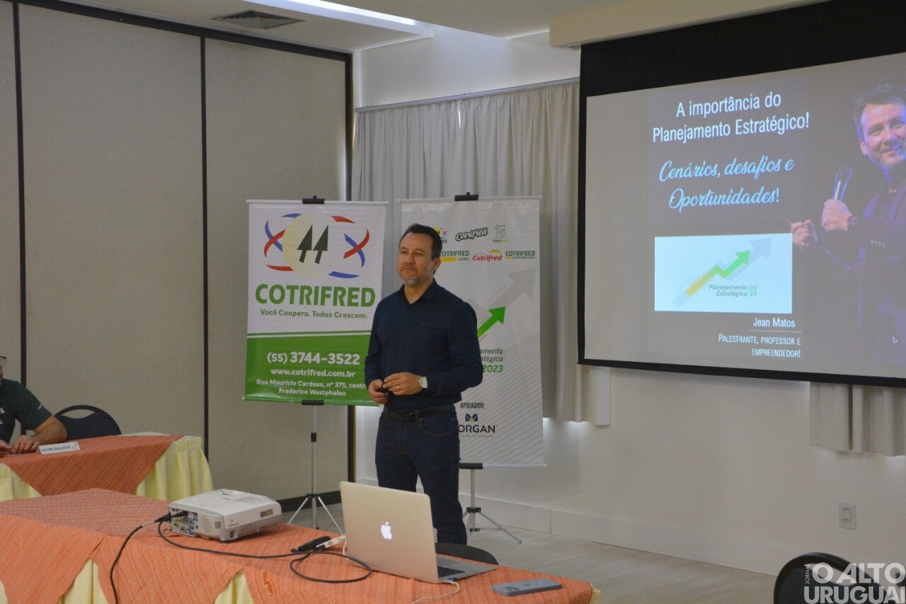 Cotrifred realiza Planejamento Estratégico para 2023