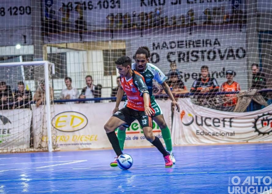 Guarani bate a AFUCS no clássico e avança às semifinais