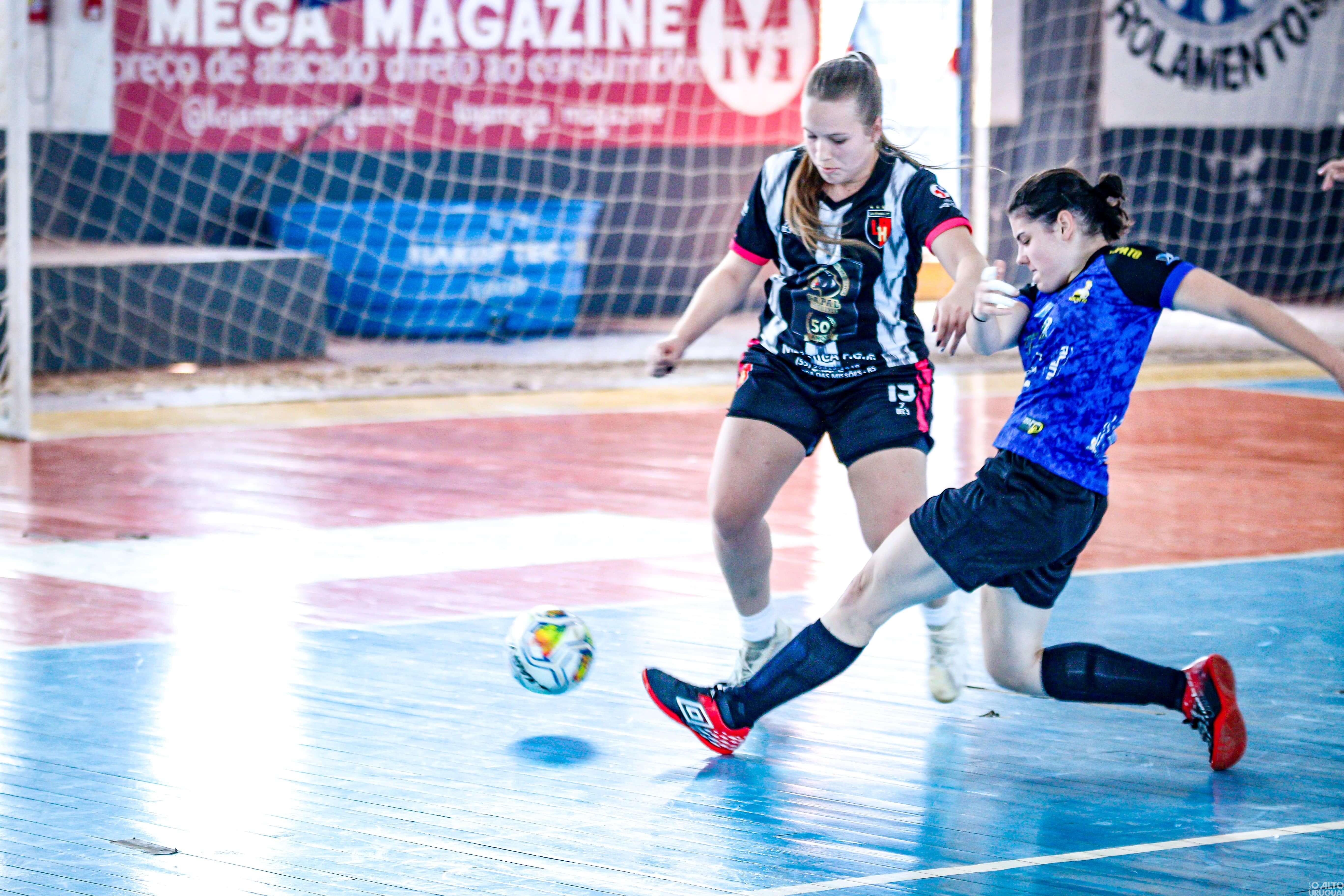 Torneio de futsal feminino movimenta equipes da região