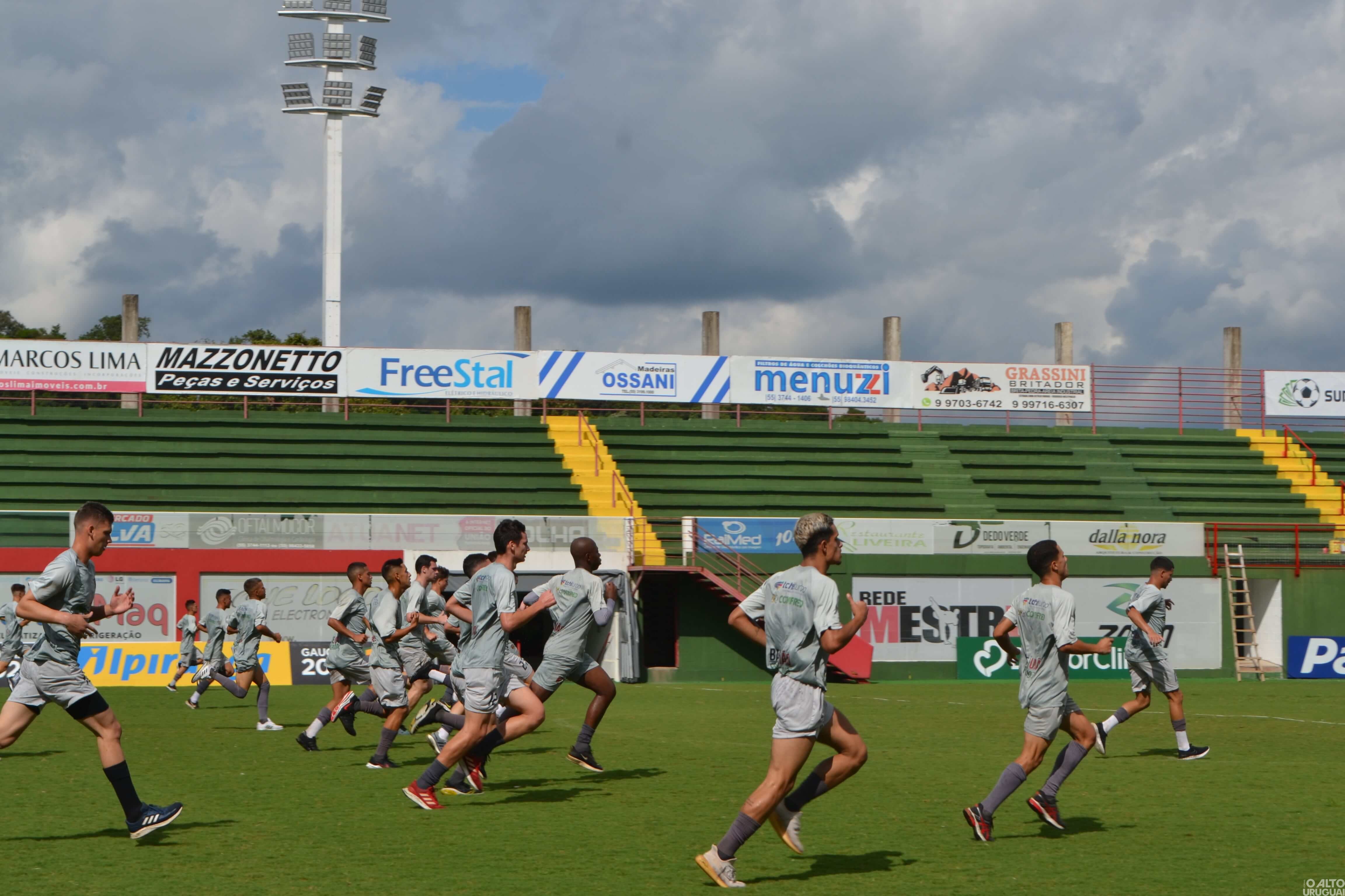 União-FW apresenta equipe sub-20 para disputa do campeonato estadual