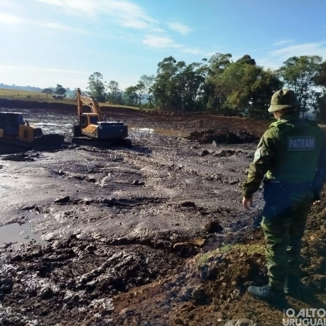 BM flagra intervenção em APP no município de Palmitinho