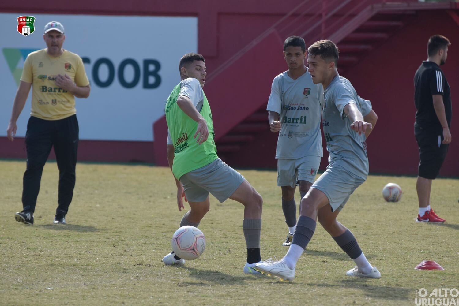 Atletas da base ganham oportunidade no grupo principal do União-FW