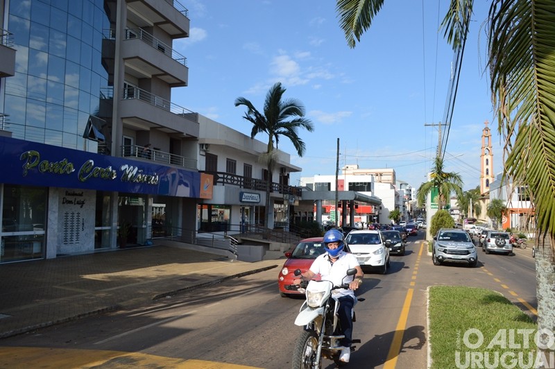 Profissionais de enfermagem promovem carreata