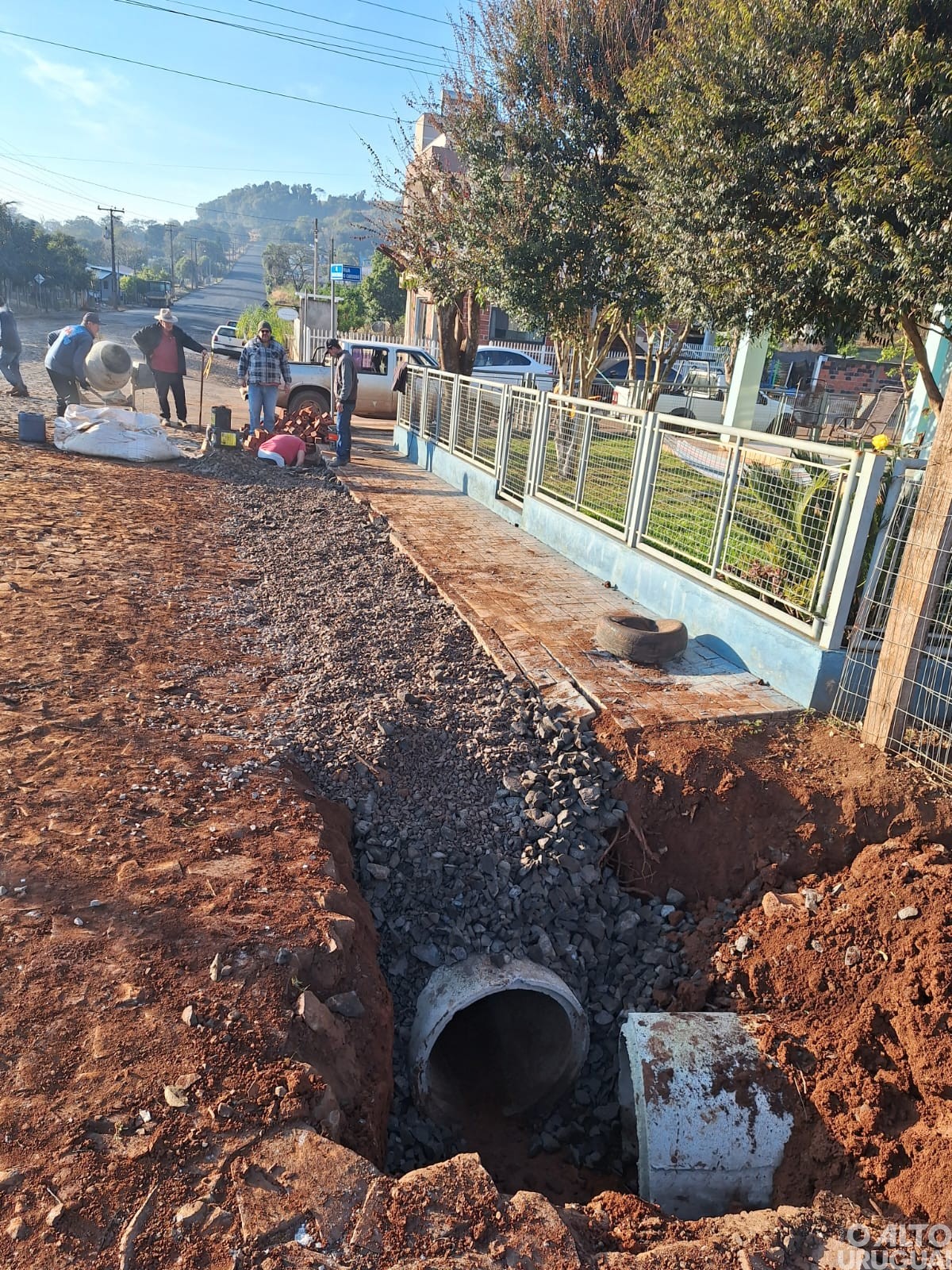 Inicia a pavimentação na avenida Marcelino Zadinello em Cristal do Sul