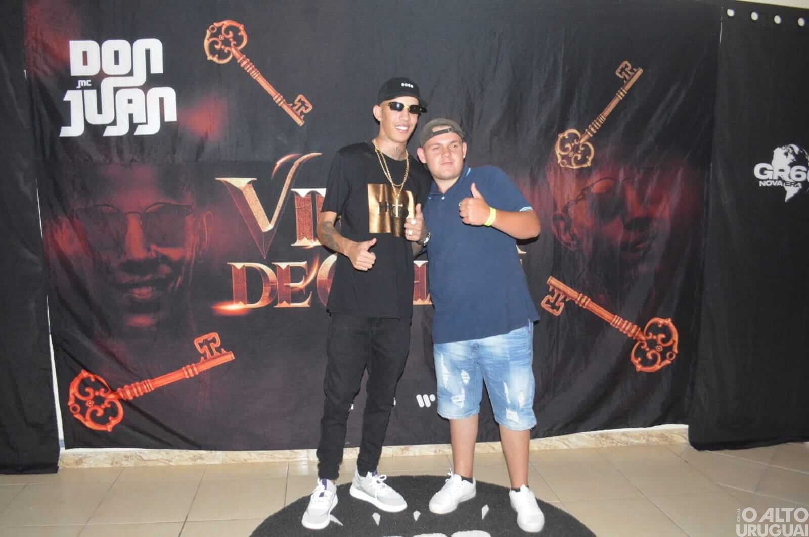 Show de MC Don Juan anima público em FW