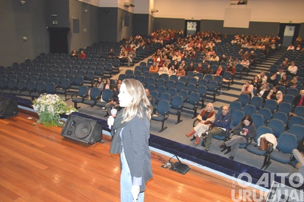 Seminário sobre o Autismo reúne mais de 300 pessoas em FW