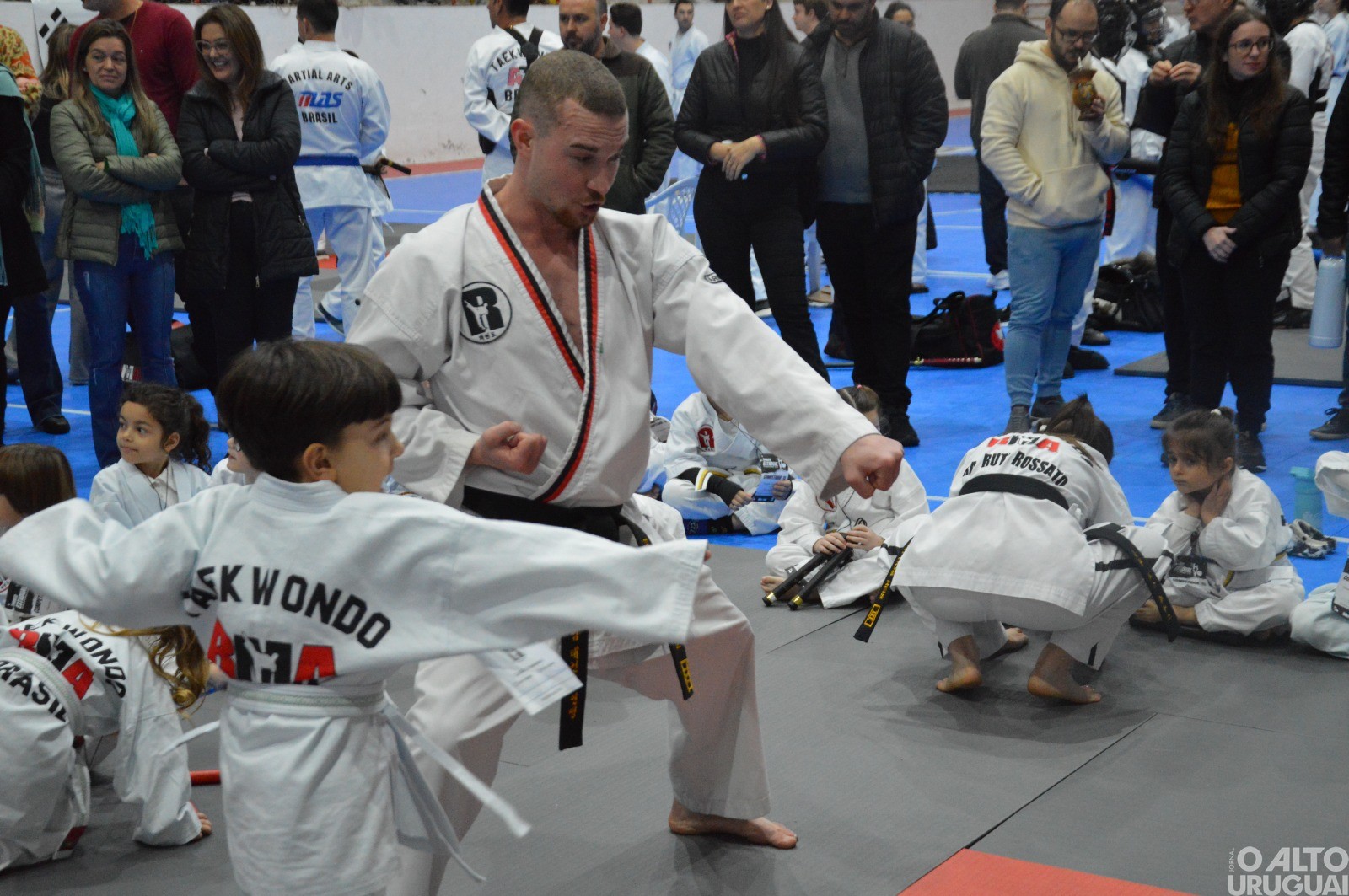 Torneio Estadual de Taekwondo reúne 300 atletas em FW