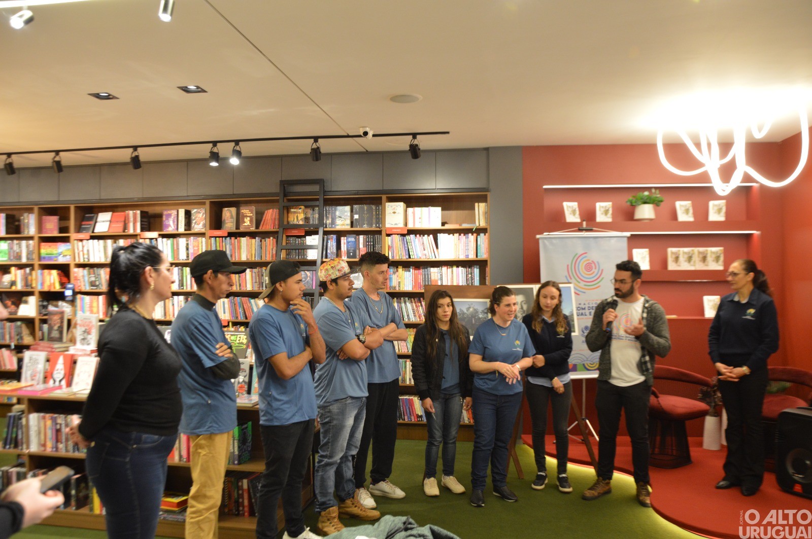 Apae-FW promove exposição fotográfica