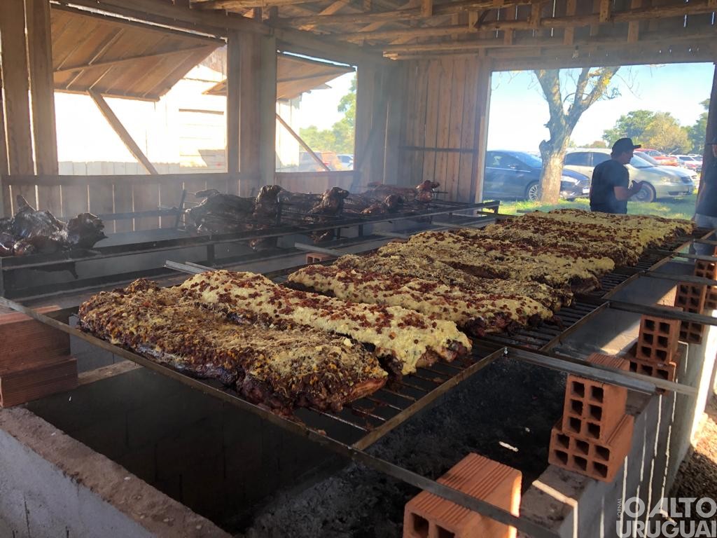 9ª Festa do Porco reúne grande público em Erval Seco