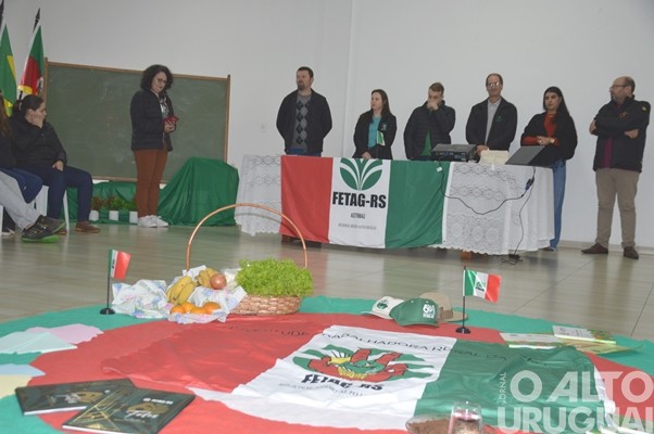 Mais de 150 jovens da região participam de fórum no STR-FW