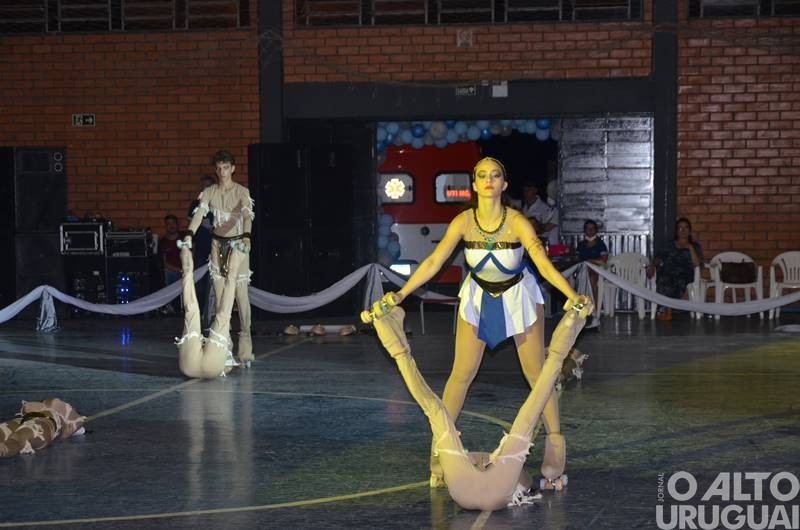 Magia da Patinação apresenta espetáculo de fim de ano