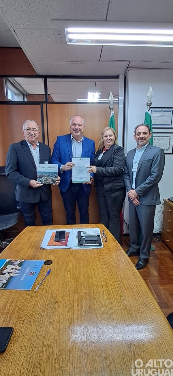 Lideranças de FW participam de audiência com o senador Mourão