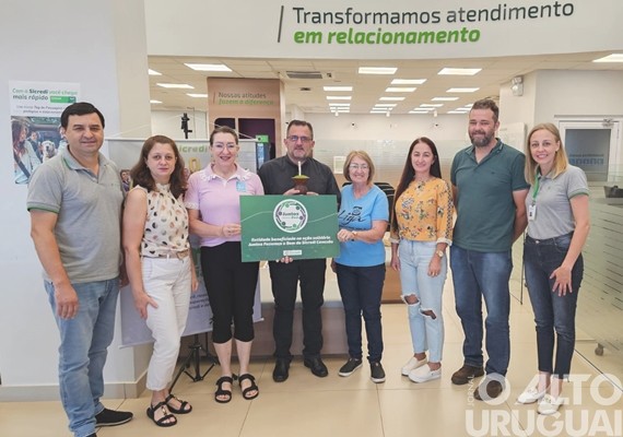 Sicredi destina cerca de R$ 3,8 milhões a entidades por meio da ação Juntos Fazemos o Bem