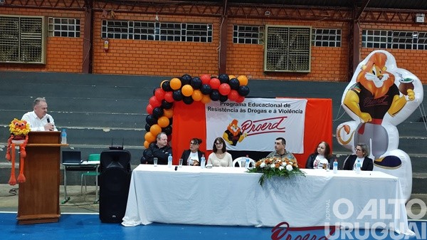 Brigada Militar forma 48 alunos no Proerd em Pinhal