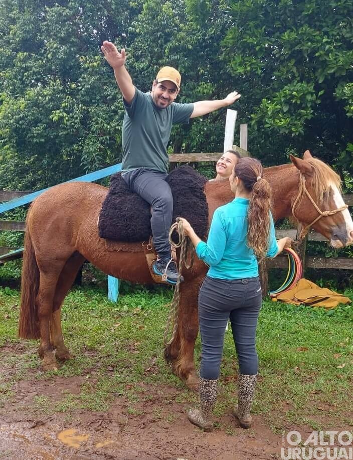 Centro Equestre é visitado pelo Grupo Sorrindo para a Vida de Taquaruçu do Sul