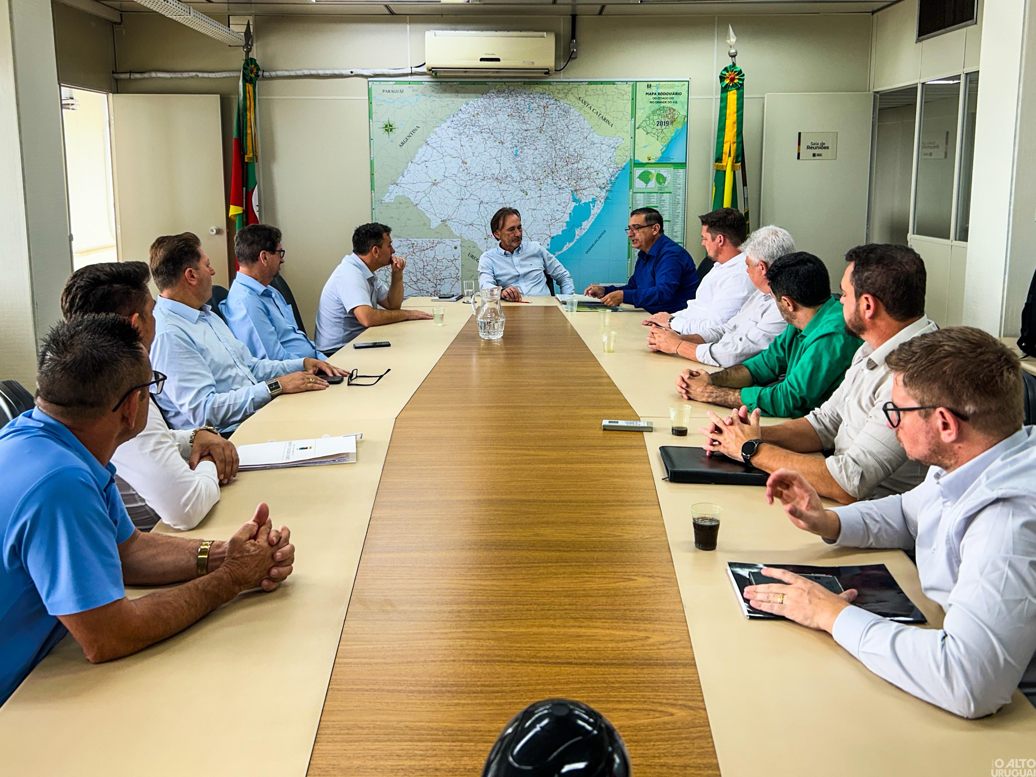 Prefeitos da região discutem ligações asfálticas com o secretário de Logística e Transportes do RS