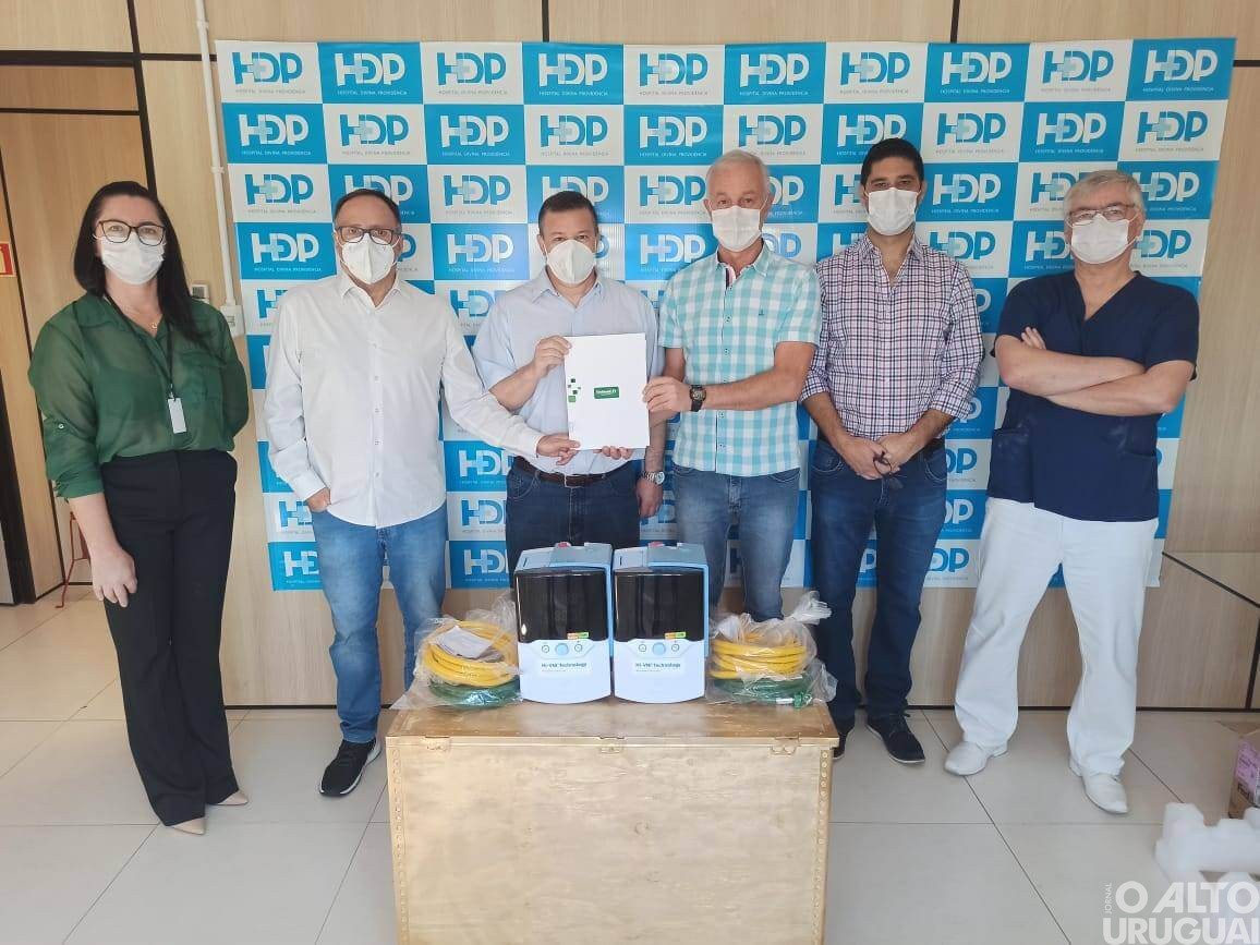 Unimed entrega equipamento de ventilação ao HDP