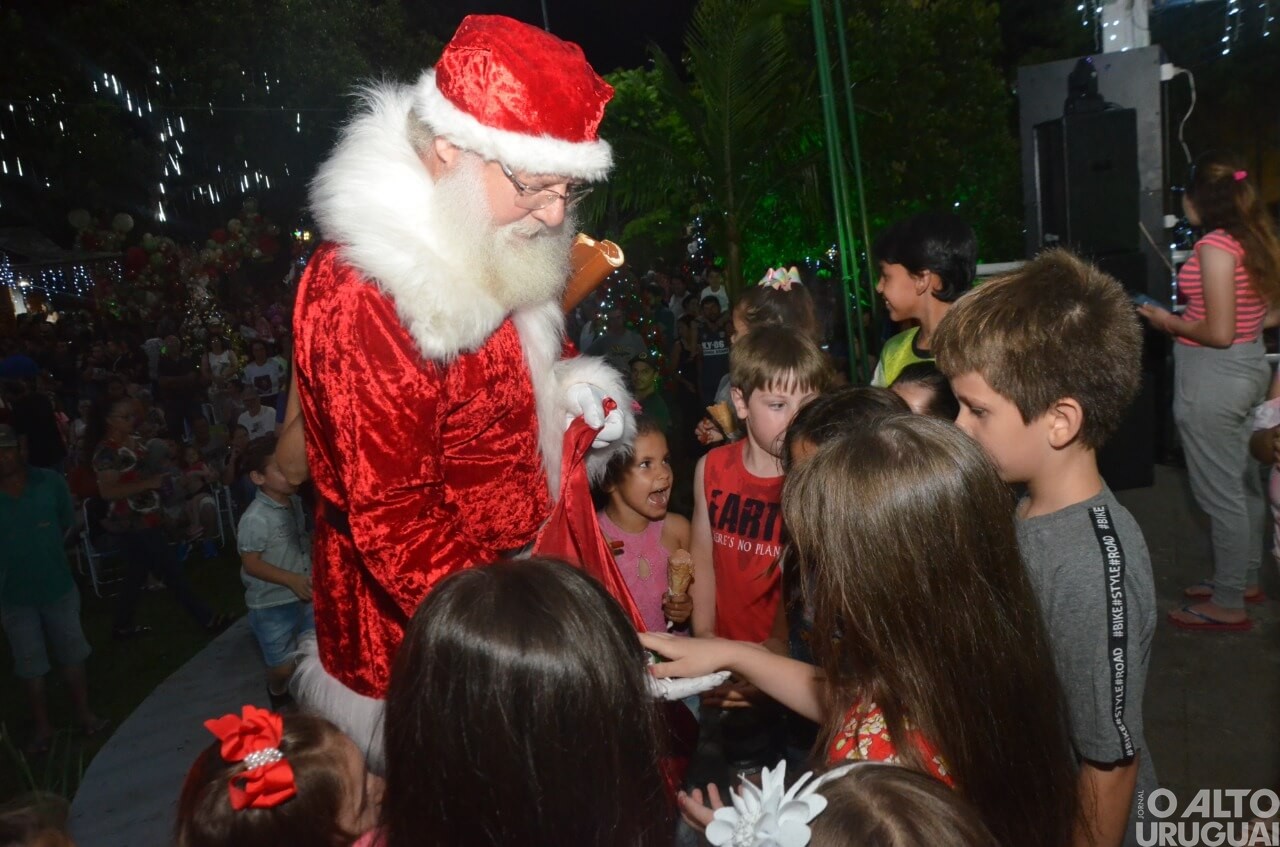 Palmitinho realizada abertura oficial do Natal