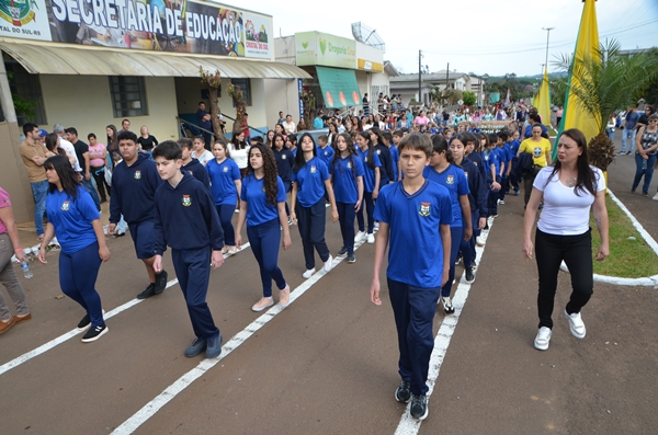 Cristal do Sul - desfile cívico