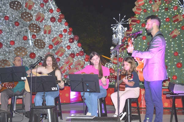 Apresentação dos corais no Frederico em Luz