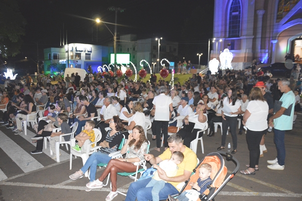Apresentação dos corais no Frederico em Luz