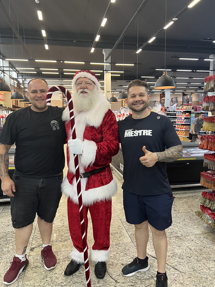 Papai Noel visita Supermercado Bertoletti